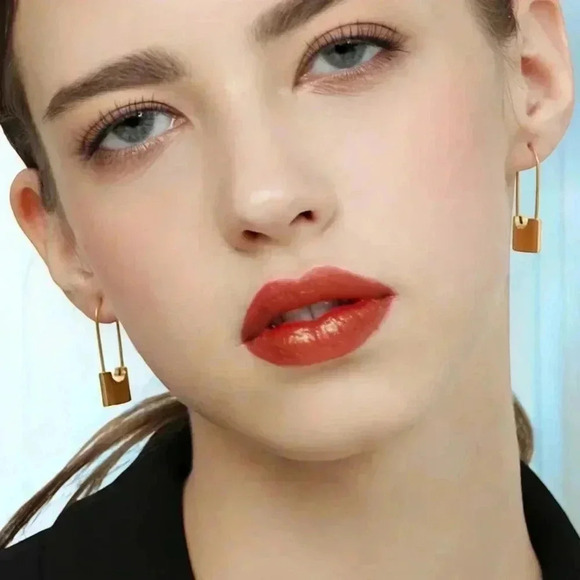 🆕️ Minimalist Padlock-Shaped Trendy 18K Gold Plated Stainless Steel Earrings 🔒 - Picture 7 of 13
